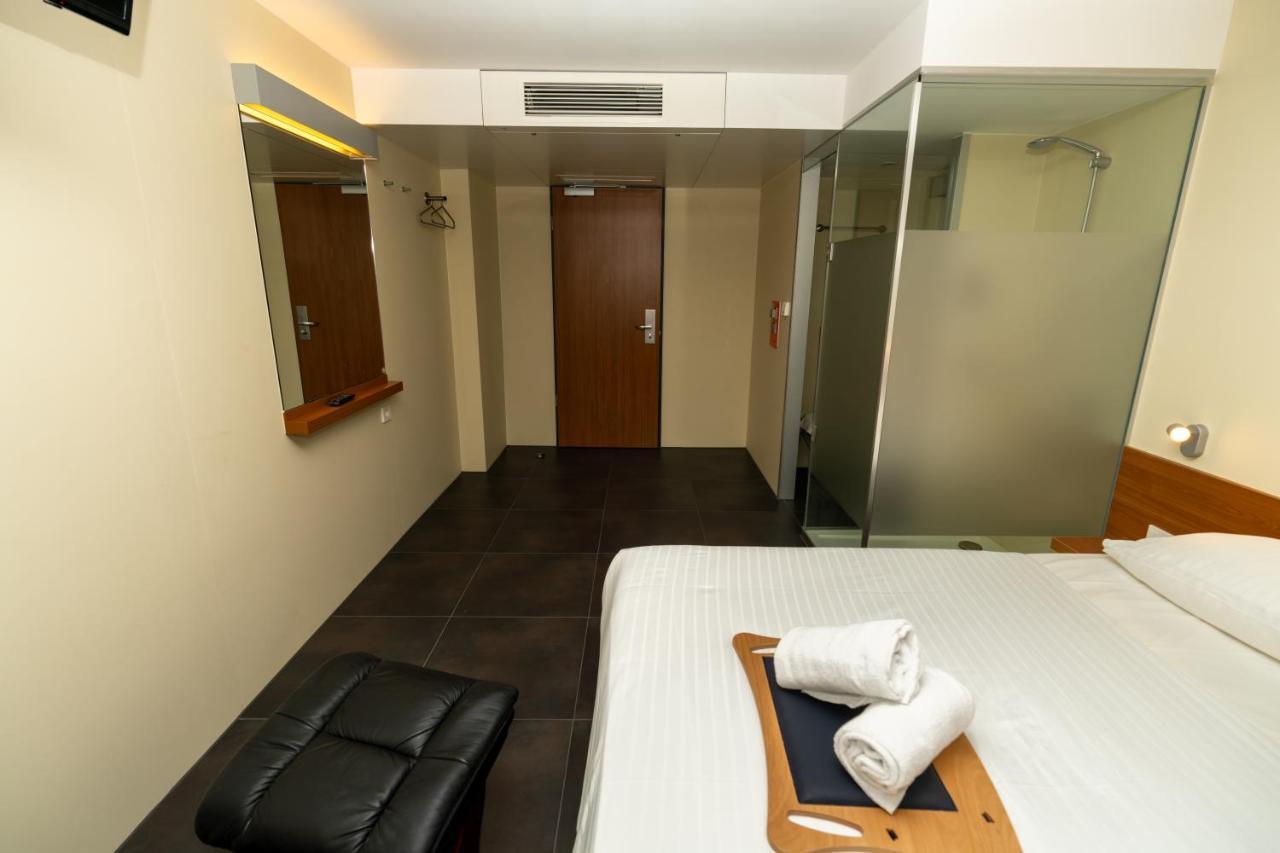 Hotel Duesseldorfer Hof 美因河畔法兰克福 外观 照片